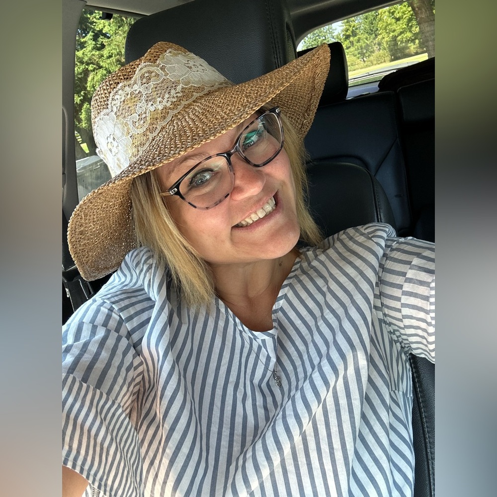 🛍️🛍️like to be notified when I am going live 💃